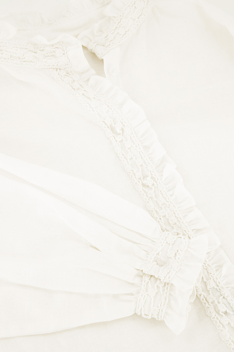 White blouse with ruffles | My Jewellery