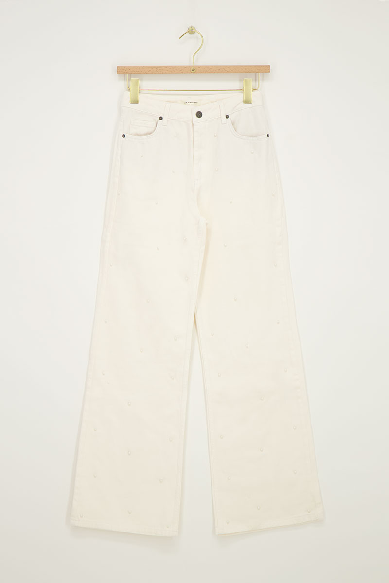 White denim jeans with faux pearls | My Jewellery