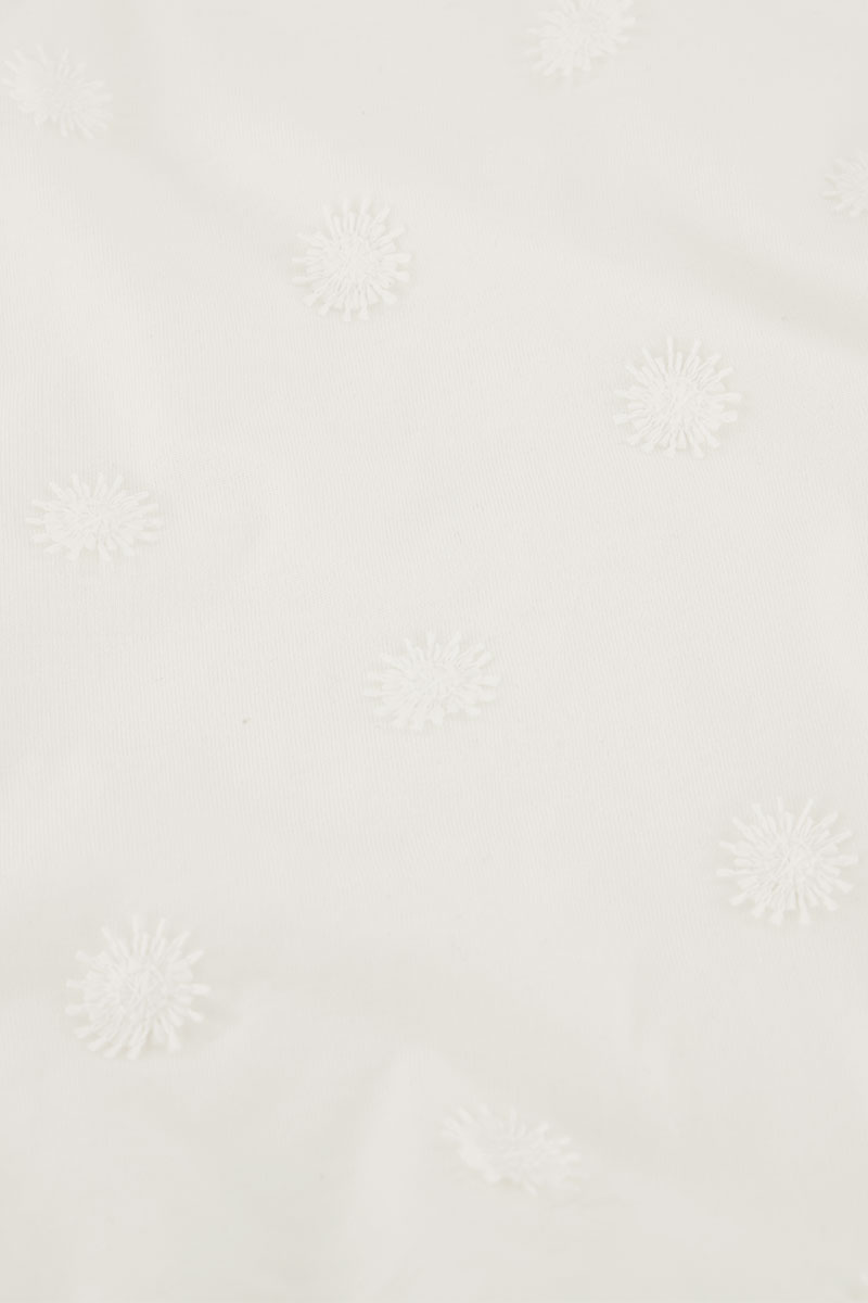 White T-shirt with 3D flowers | My Jewellery