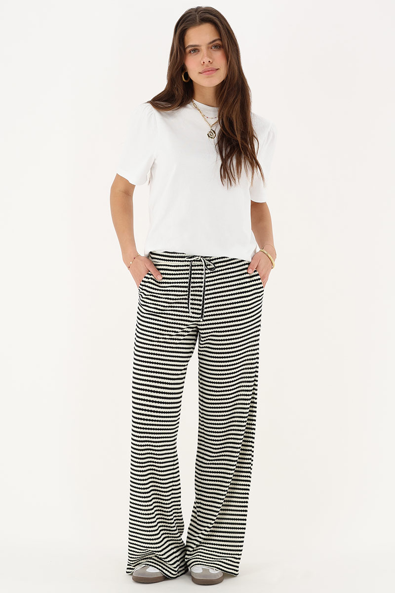 White T-shirt with pleated sleeves | My Jewellery