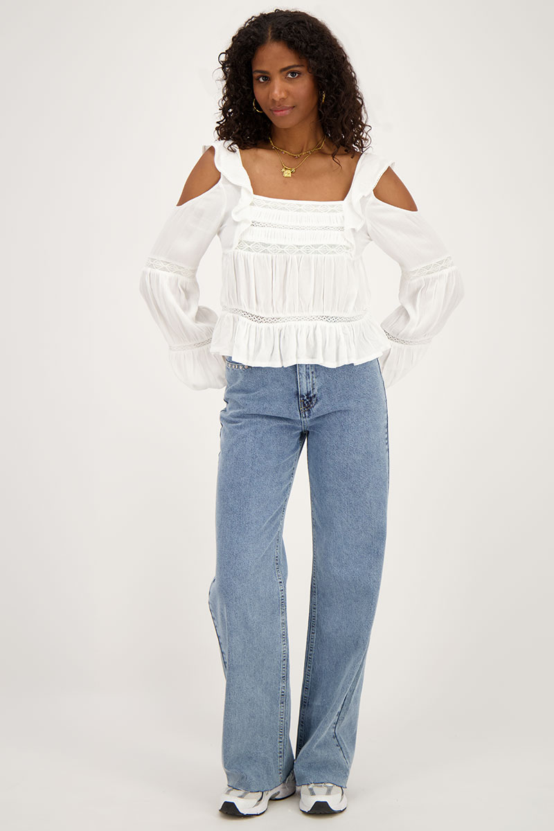 White top with long sleeves and ruffles | My Jewellery