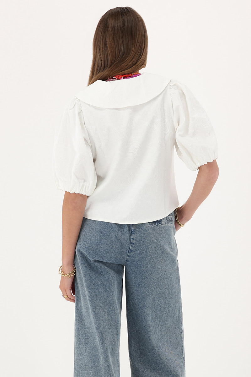 White top with puff sleeves and rose details | My Jewellery