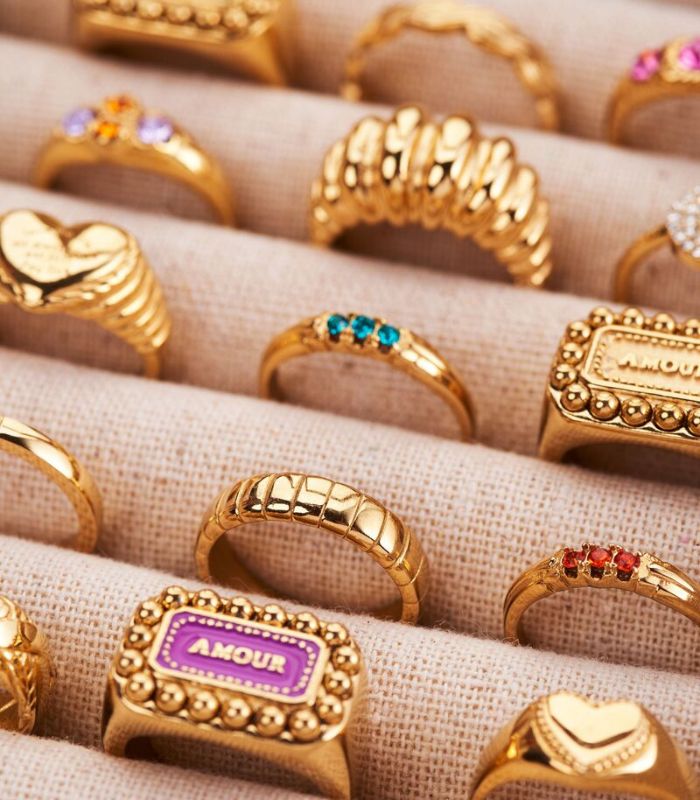 Gold rings amour