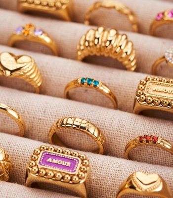 Gold rings amour